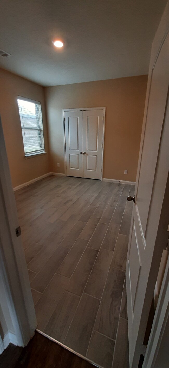 Building Photo - 1705 Blue Water Ct