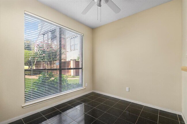 Building Photo - 8205 Sands Point Dr