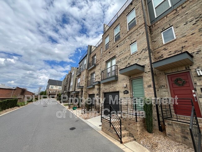 Building Photo - 2827 Grand Union Way