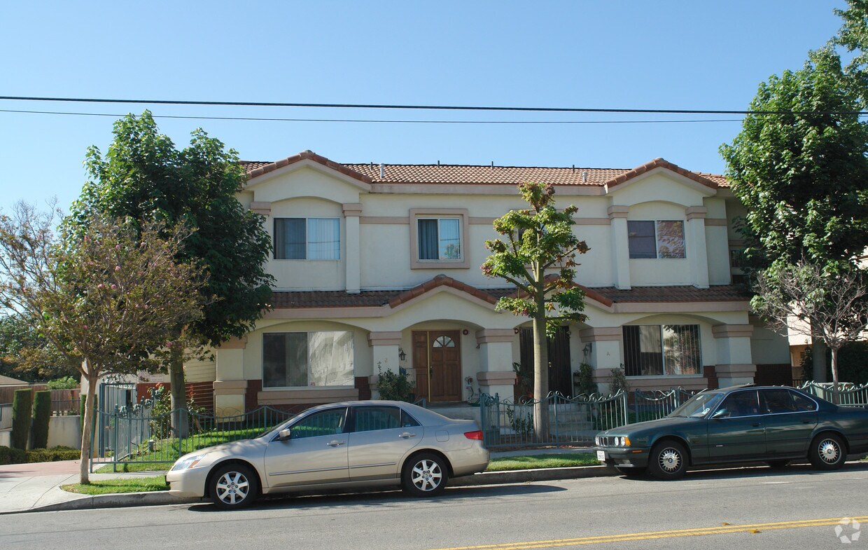 Building Photo - 400 E BROADWAY