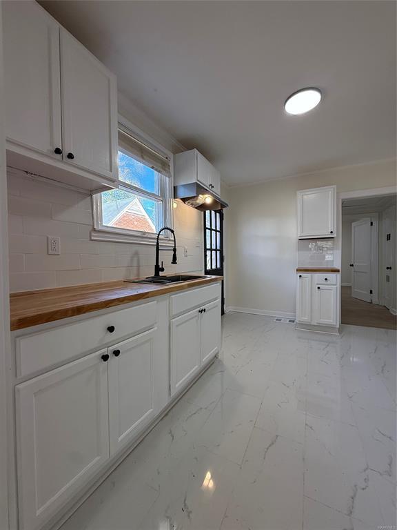 Foto del edificio - 15 Bradley Dr