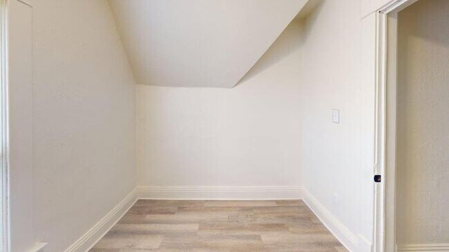 Foto del edificio - 504 1st Ave NW