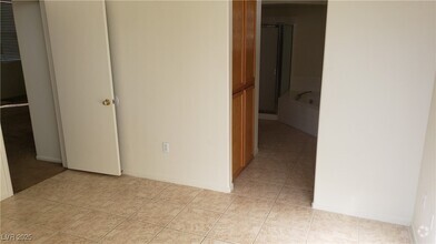 Building Photo - 2764 Trotwood Ln