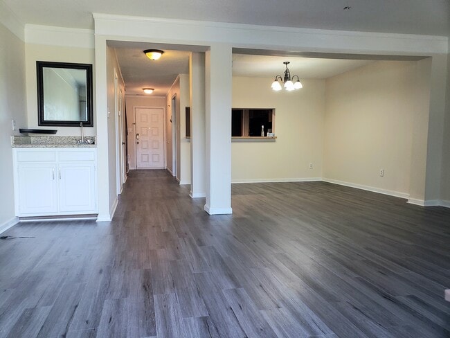 Building Photo - 4721 Eldon Ct