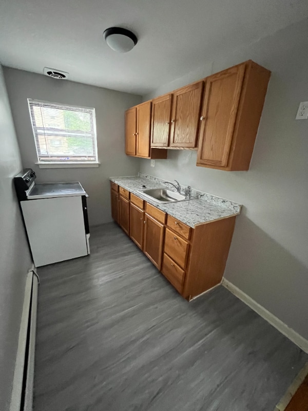 Primary Photo - 137 Evergreen Ave