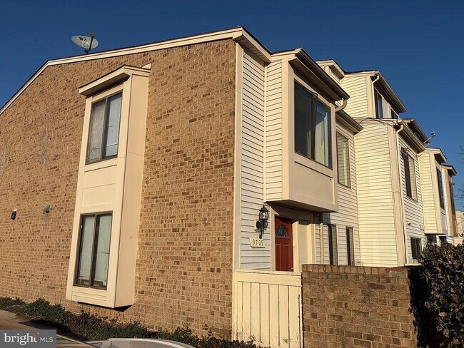 Foto del edificio - 9709 Docena Dr
