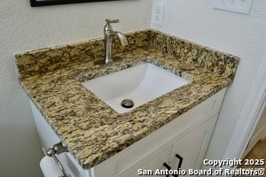 Building Photo - 812 Uvalde St