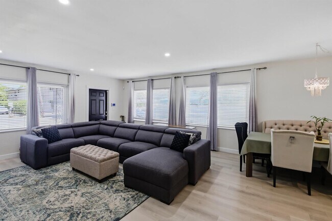 Building Photo - Northeast 17th Terrace, Fort Lauderdale, FL 33304 - 2 BR 2 BA house