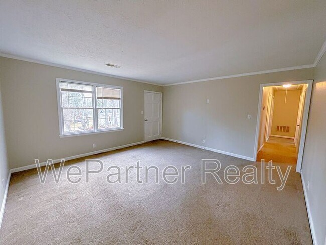 Foto del edificio - 1143 Spring Creek Cir