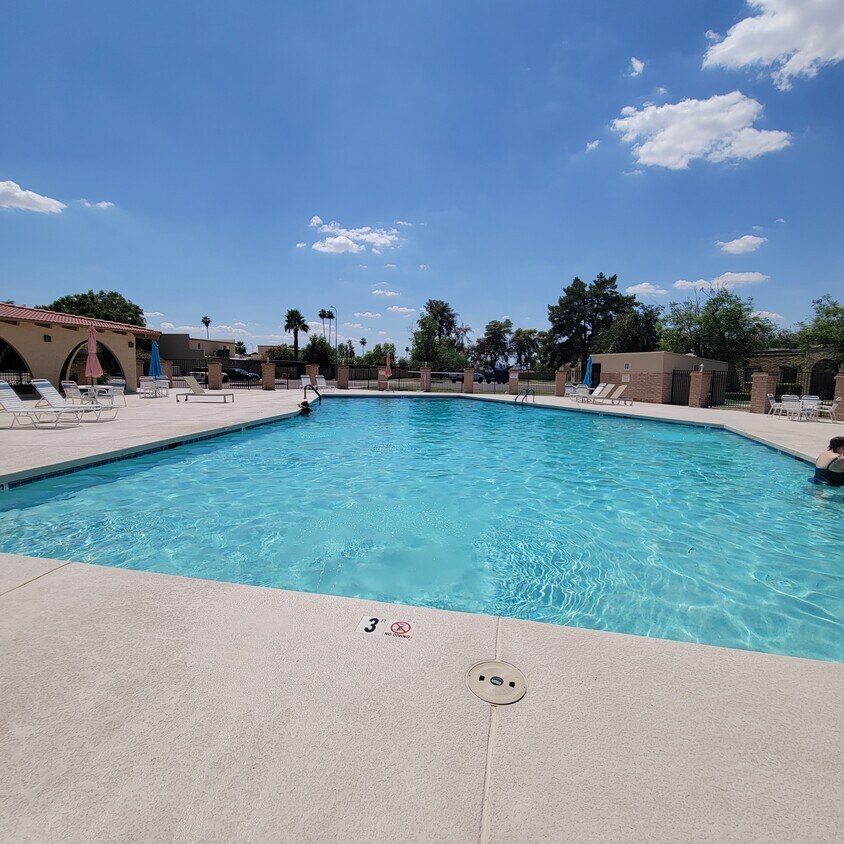 Foto principal - 2150 E Ellis Dr