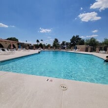 Building Photo - 2150 E Ellis Dr