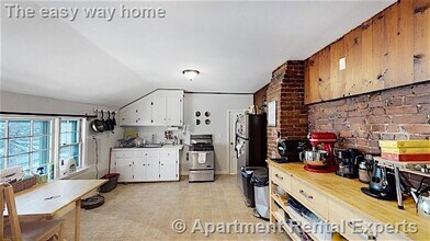 Building Photo - 58 Atherton St