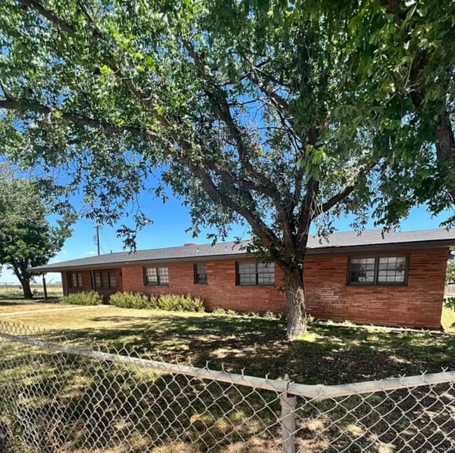 Building Photo - 9506 N Interstate 27