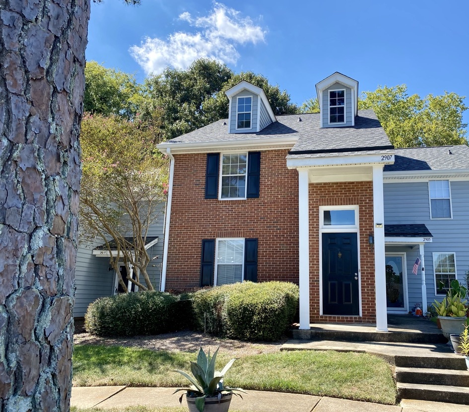 Front - 2907 Iron Gate Ln