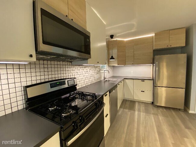 Foto del edificio - 3 br, 1 bath House - 220 W Corbin St