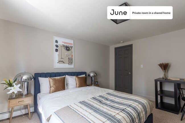 Private bedroom in 5 bed/3 bath Home - Private bedroom in 5 bed/3 bath Home