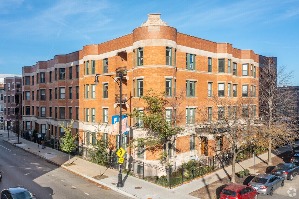 Primary Photo - 4800-4808 N Kenmore Ave