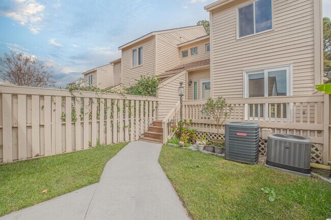 Building Photo - 3980 Fairway Lakes Dr
