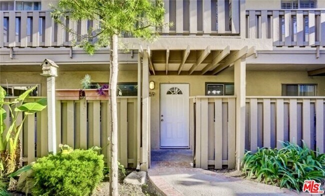 Foto del edificio - 3265 Santa Fe Ave
