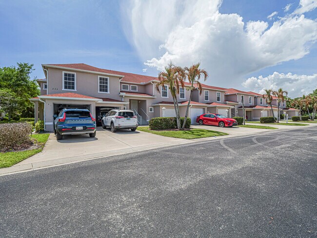 Building Photo - 235 Grand Royale Cir