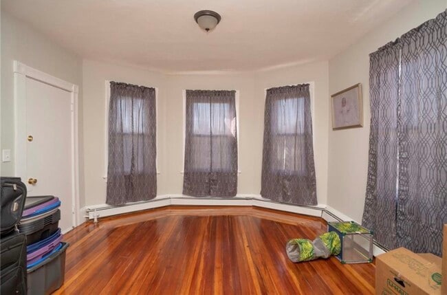 Foto del edificio - 64-66 Health Ave