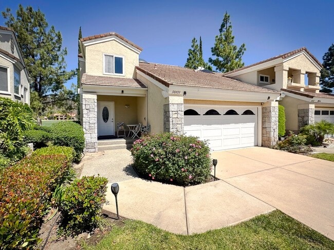 Building Photo - Bear Greek Villa Overlooking Golf Course!