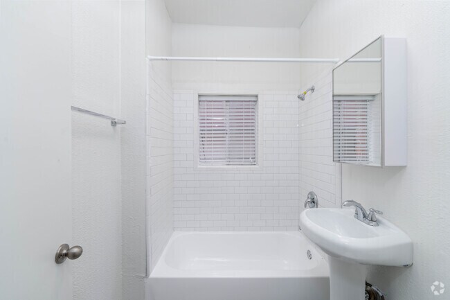 Estudio, 1BA - 450 ft² - Country Club Drive Apartments