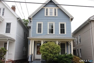 Building Photo - 28 Cottage St