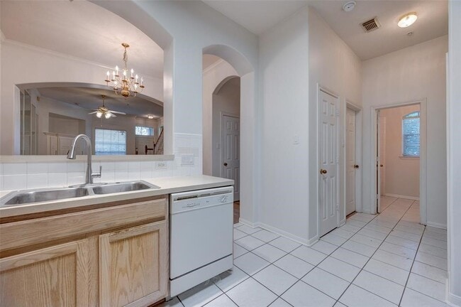 Foto del edificio - 2710 Grants Lake Blvd