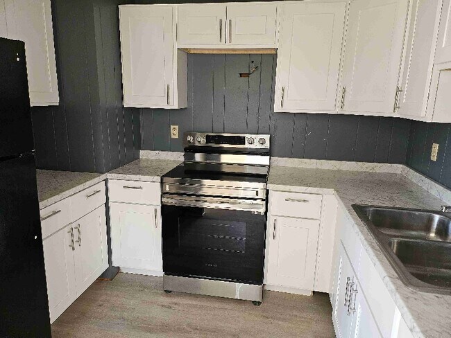 Building Photo - 287 Oliver Dr