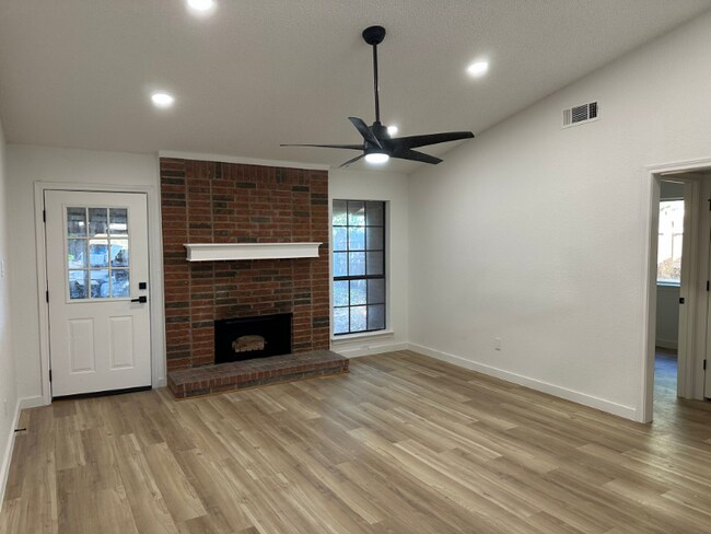Building Photo - 301 Sheffield Dr