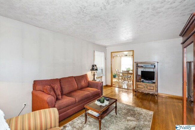 Building Photo - 2622 Brookline Dr NW
