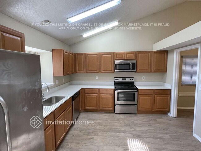 Foto del edificio - 524 Silvergate Loop