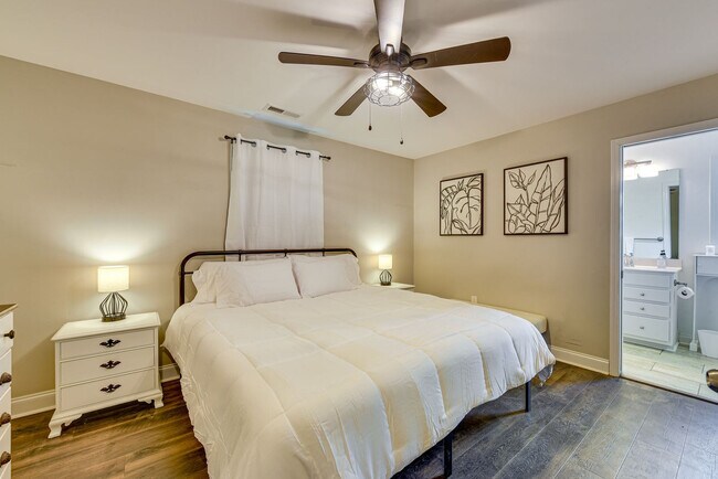 Foto del edificio - 4313 Crow Rd