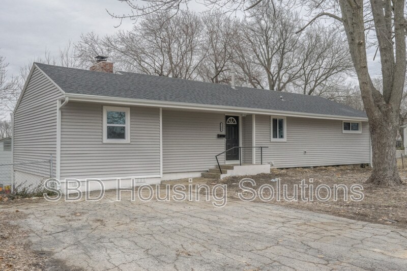 Primary Photo - 7300 E 86th St