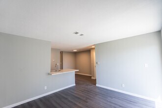 Building Photo - 2501 Gulf Fwy