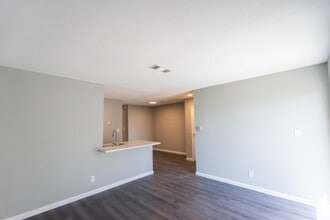 Building Photo - 2501 Gulf Fwy