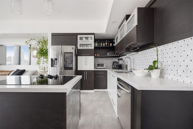 Building Photo - 690 SW 1st Ct