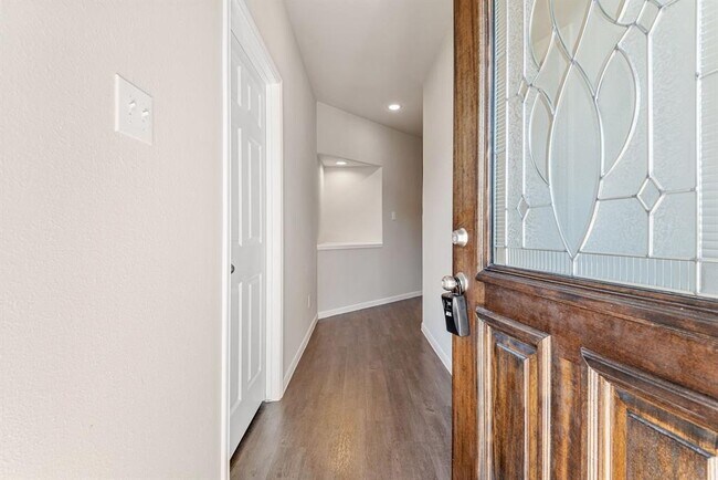 Foto del edificio - 22643 Rosebush Hl Rd