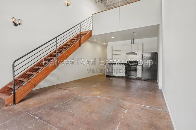 Building Photo - 1018 4th Ave