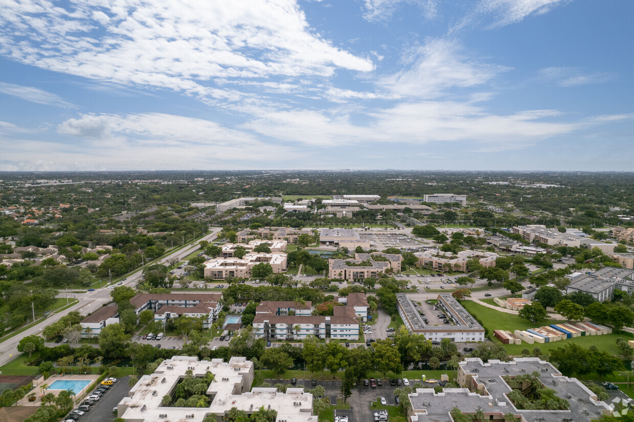 Aerial Photo - Gardens of Kendall