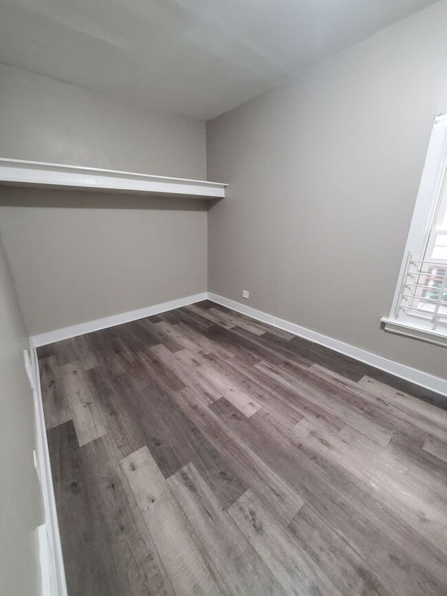 Foto del edificio - 2534 W Chambers St
