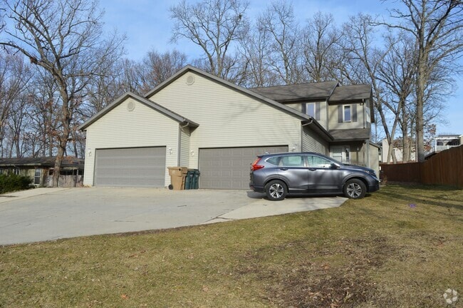 Building Photo - 1043 N Thompson Dr