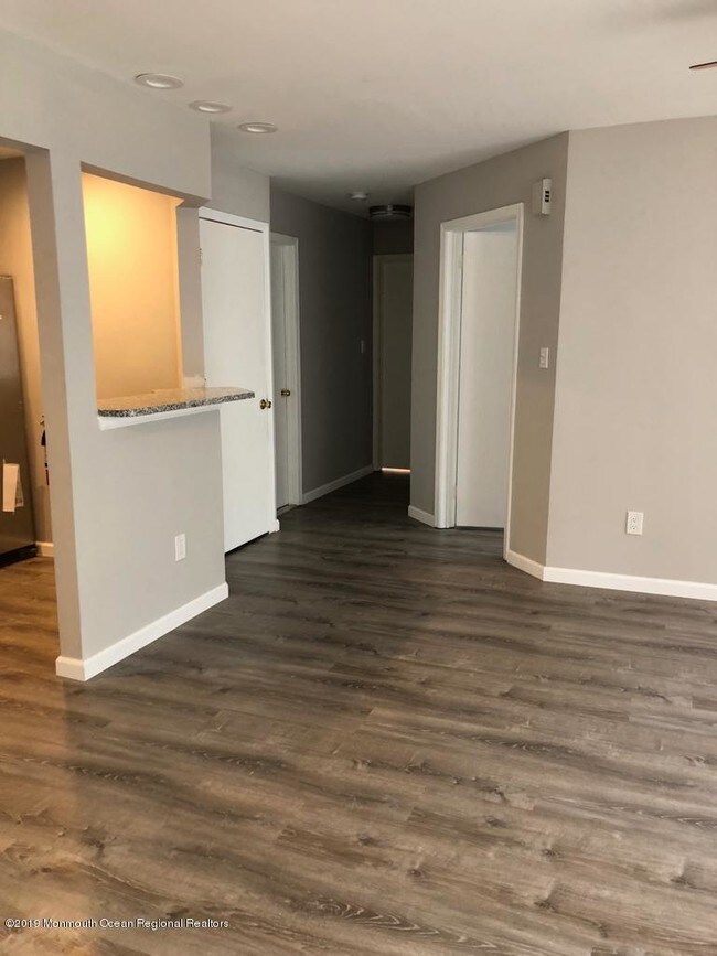 Building Photo - 403 Brookview Ct