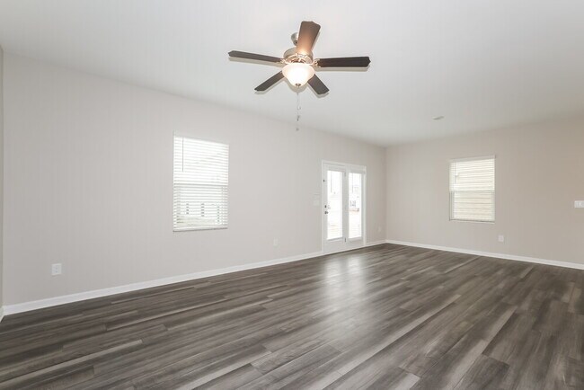 Building Photo - 577 Knightsbridge Ln