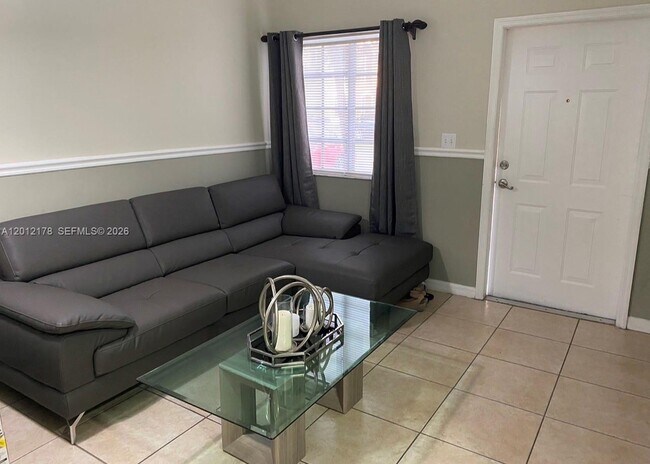 Foto del edificio - 6995 NW 173rd Dr
