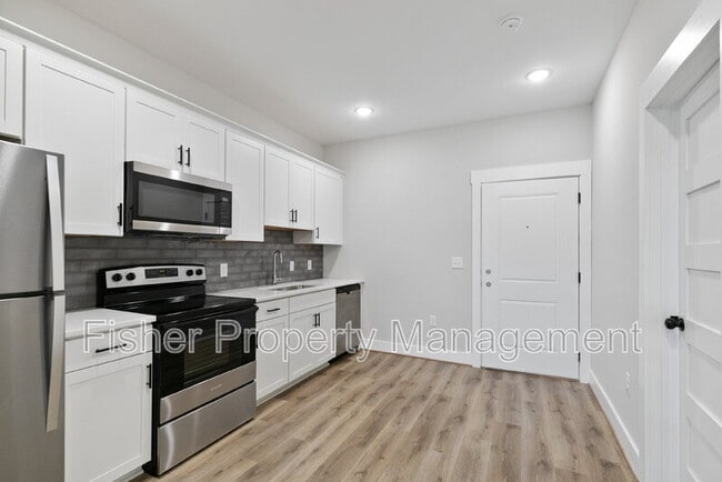 Building Photo - 2200 Carrington St