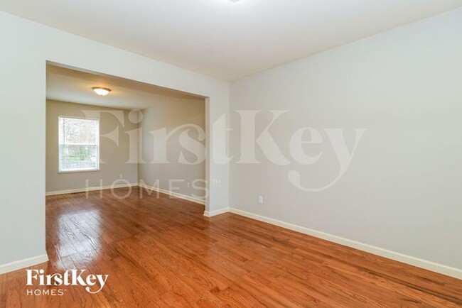 Building Photo - 43 Lands End Ct
