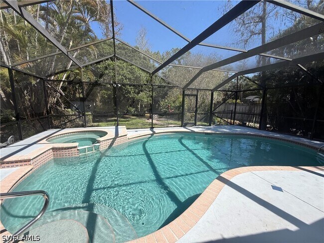 Foto del edificio - 5361 Hickory Wood Dr