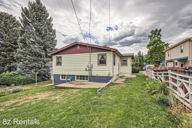 Building Photo - 3 br, 2 bath House - 425 Iris Avenue